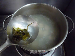 丝瓜菌菇排骨汤的做法步骤:5