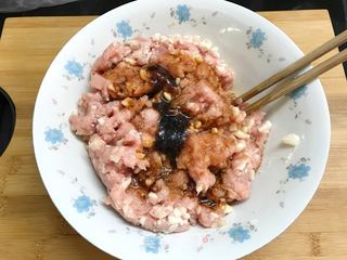 鲜肉大汤圆的做法步骤:2
