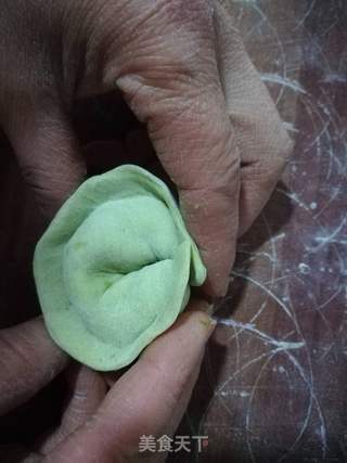 多彩元宝蒸饺的做法步骤:7
