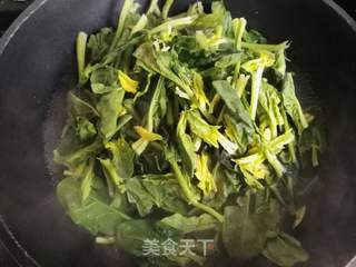 浇汁儿菠菜的做法步骤:2