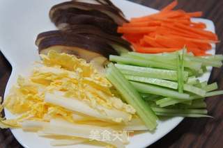 韩式石锅拌饭的做法步骤:2
