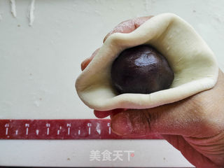 小猪豆沙包的做法步骤:4