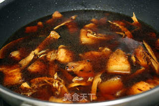 五花肉焖笋干的做法步骤：6