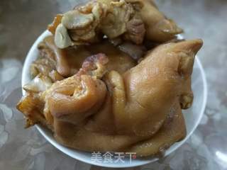 红烧蹄花的做法步骤：1