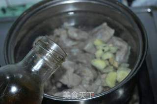 山药木耳骨头汤的做法步骤：4