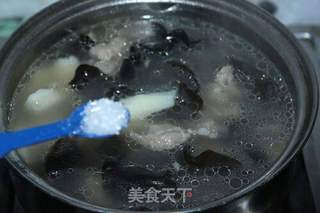 山药木耳骨头汤的做法步骤：8