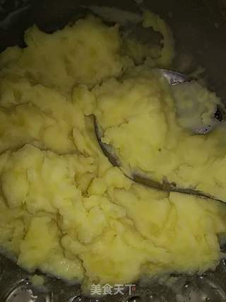 培根焗奶香土豆泥的做法步骤:5
