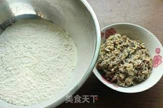 白菜肉馅饼的做法步骤：1