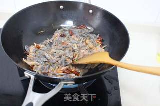 韭菜炒河虾的做法步骤:4