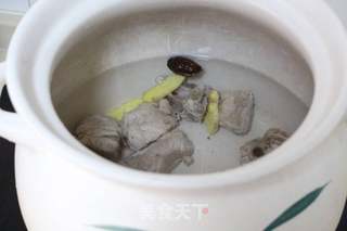 番茄排骨汤的做法步骤:4