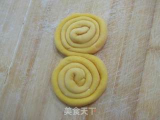 南瓜枣花馍的做法步骤:5