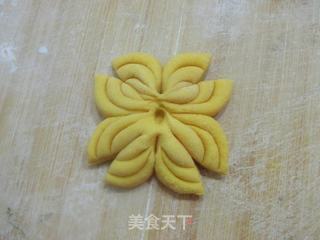 南瓜枣花馍的做法步骤:10