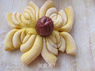 南瓜枣花馍的做法步骤:11