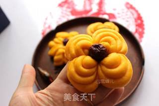 南瓜枣花馍的做法步骤:13