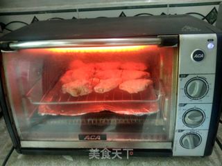 酥皮鸡翅--烤箱的做法步骤：9