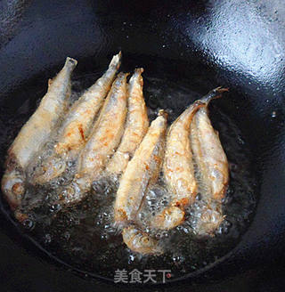 酥炸多春鱼的做法步骤：5