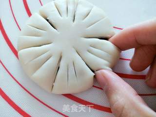 中式点心枣泥莲花酥的做法步骤:10