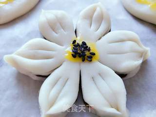 中式点心枣泥莲花酥的做法步骤:12