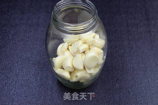 腊八蒜的做法步骤:2