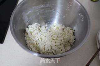 宝宝主食之——娃娃菜鲜肉包的做法步骤:2