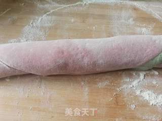 蝴蝶开花双色馒头的做法步骤:6