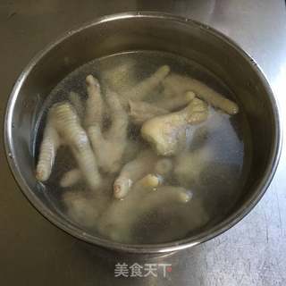 凉拌凤爪的做法步骤:6