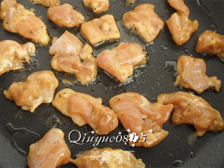 香煎黑椒鸡腿肉的做法步骤:11