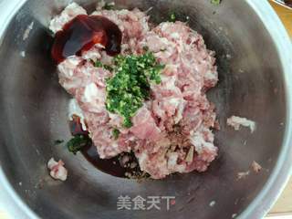 菌菇肉丸汤的做法步骤:2