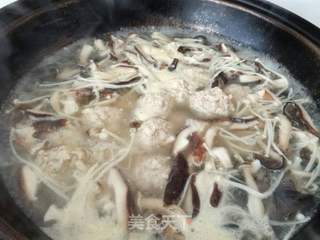 菌菇肉丸汤的做法步骤:14