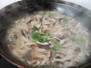 菌菇肉丸汤的做法步骤:15