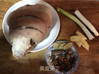 冰糖肘子的做法步骤:4