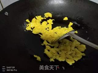 玉米鸡蛋腊肠炒饭的做法步骤：6