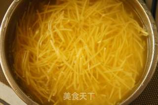 炝拌土豆丝的做法步骤:3