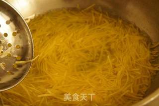 炝拌土豆丝的做法步骤:4