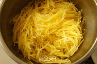 炝拌土豆丝的做法步骤:5