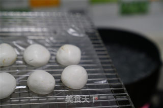 蟹黄鲜肉咸汤圆的做法步骤:8