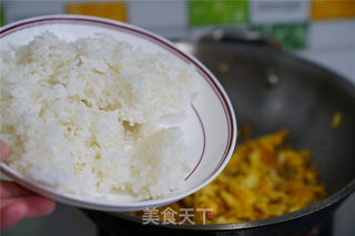 紫甘蓝鸡蛋炒饭的做法步骤:3