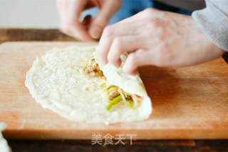 饺饼筒延续一下欠费的春节假日的做法步骤:6