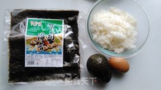 牛油果饭卷的做法步骤：1