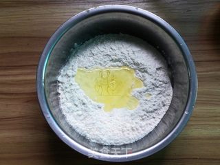 白萝卜饺子的做法步骤：1