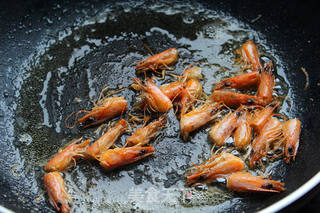 特色海鲜炒饭的做法步骤:5