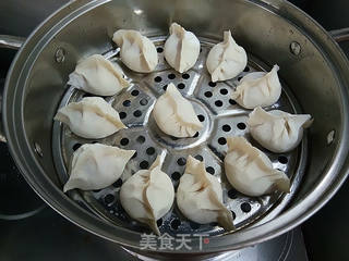 烫面白萝卜蒸饺的做法步骤:13