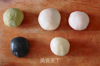 这一份彩色汤圆我觉得是很佛系了的做法步骤:4