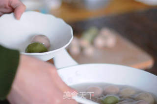 这一份彩色汤圆我觉得是很佛系了的做法步骤:9