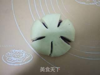 #花样美食#紫薯花包的做法步骤:14