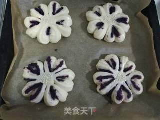 #花样美食#紫薯花包的做法步骤:18