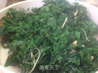 荠菜猪肉水饺的做法步骤：2