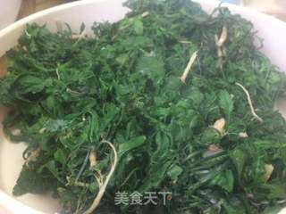荠菜猪肉水饺的做法步骤:2
