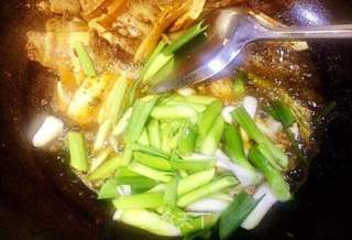 川菜之首~豆腐干回锅肉的做法步骤:9