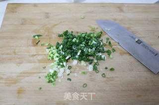 春日里的小清新——葱香蚕豆的做法步骤：3